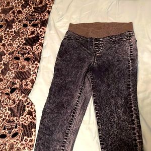 Stretch from size 3-5 high waisted and fit sale for 20$